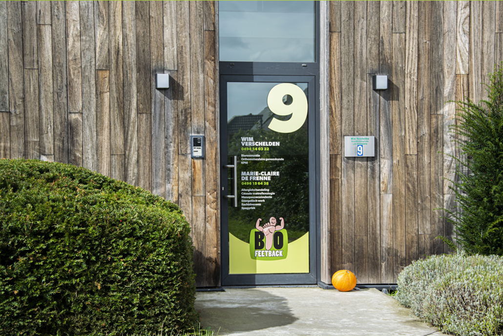 raamsticker belettering ontwerp huisnummer rebranding
