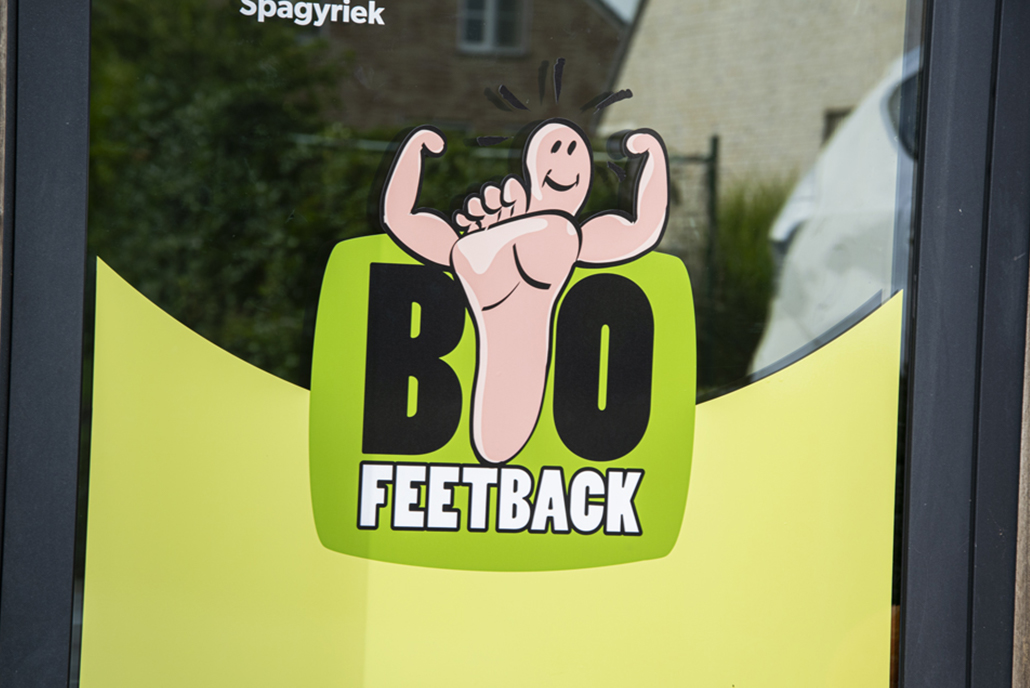 raamsticker belettering logo
